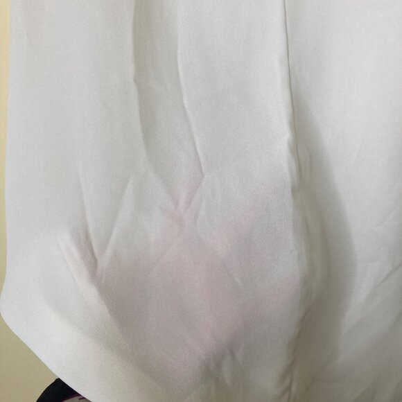 Torrid Womens White Sleeveless V-Neck Chiffon Tank Top 1x Light Stains Ivory - Picture 8 of 8